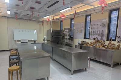 北京欧米熊西点培训学校轮播5