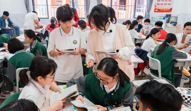广州雨露实验学校