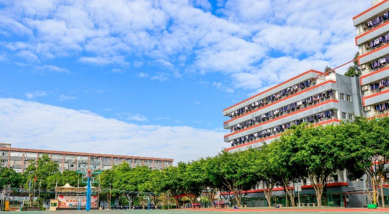 广州市高新医药与食品技工学校轮播3