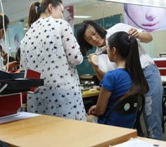深圳市可人儿职业技能培训学校轮播1