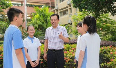 深圳华一实验学校轮播5