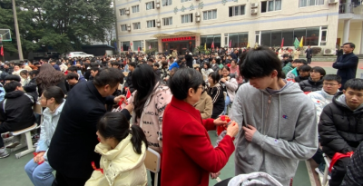 重庆奥林高辅学校轮播3