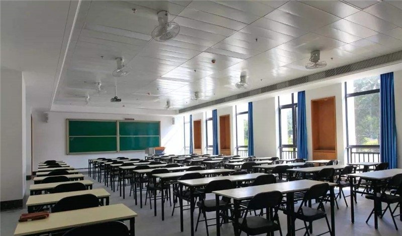 深圳龙岗南粤家政家政培训学校轮播4
