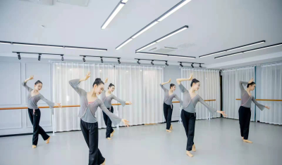 苏州名舞集艺术培训工作室轮播5
