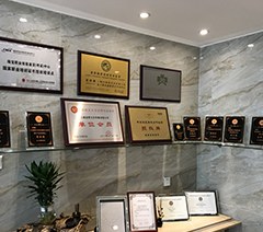 上海VV珠宝设计制作培训中心轮播1
