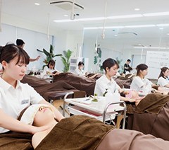 REVIVE日式皮肤管理培训学校轮播1