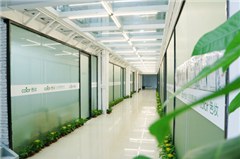 广东省色妆职业培训学院轮播3