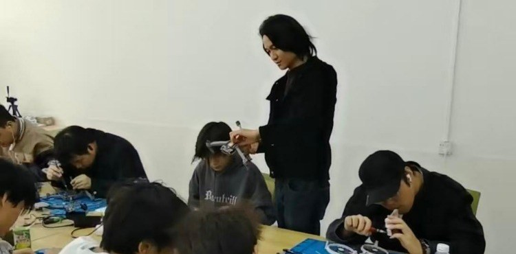东莞千翼无人机维修培训中心学校视频2