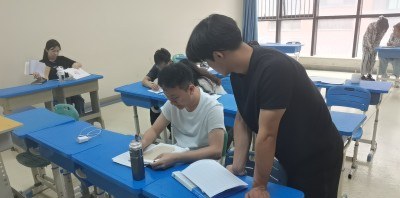 太原自强文化培训学校轮播4