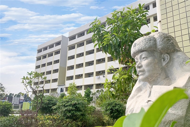 广州星汉艺术培训学校轮播3