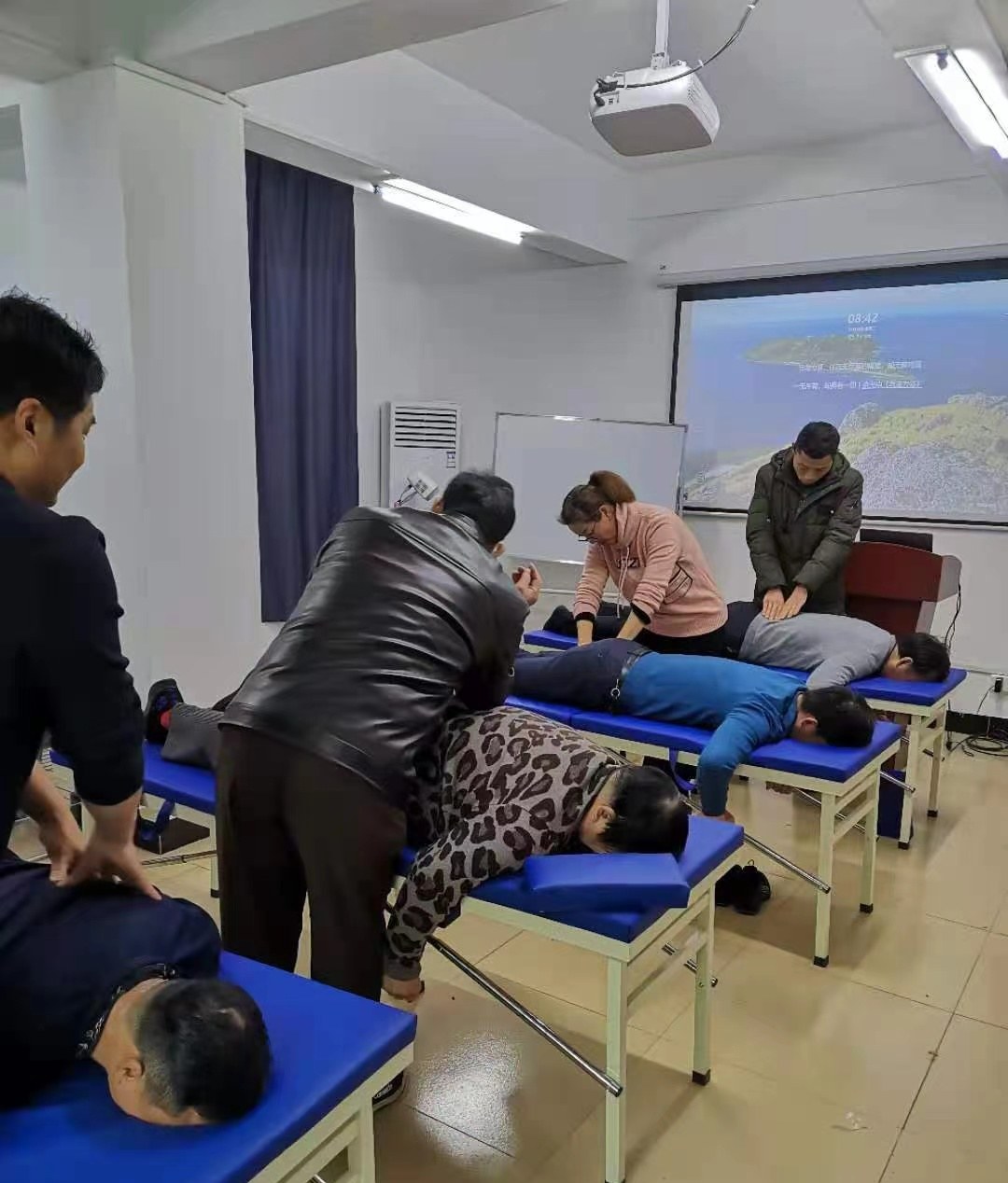合肥康泰职业培训学校轮播4