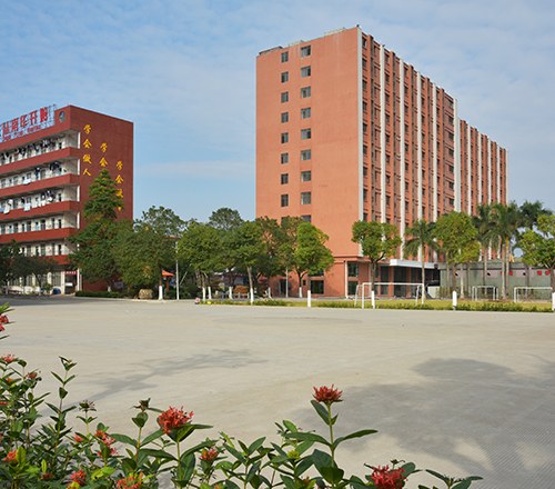 东莞市南华职业技术学校轮播4