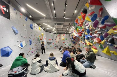 重庆酷基攀岩培训学校轮播3