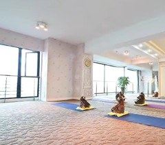 杭州妮玛瑜伽培训学院轮播2