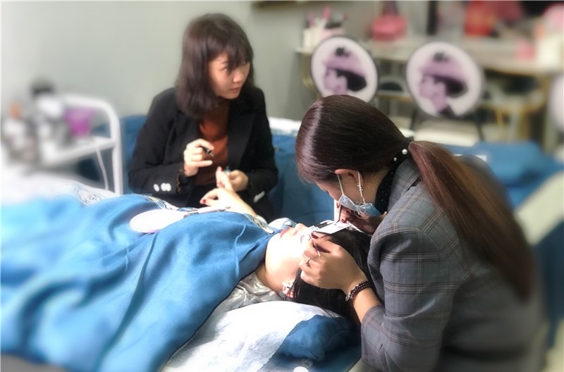 深圳廷廷美妆商学院轮播2