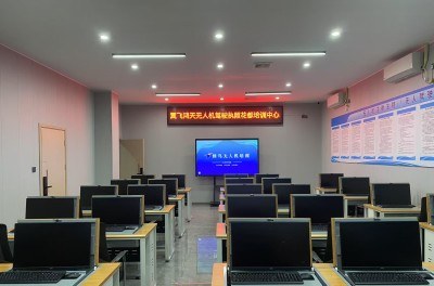 广州花都蜂鸟无人机培训基地相册3