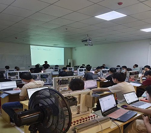 龙丰自动化培训中心相册2