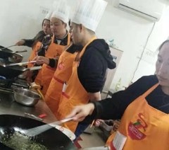 重庆嘿巴适餐饮培训学校轮播1