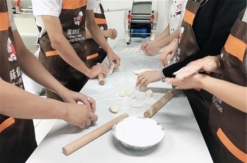 广州美味传餐饮培训学校轮播5
