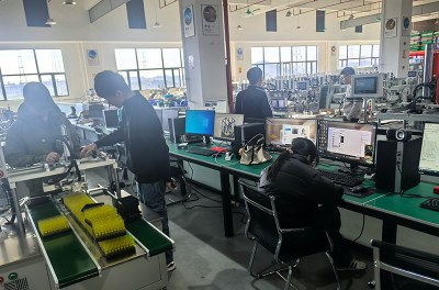 高尔机学院轮播3