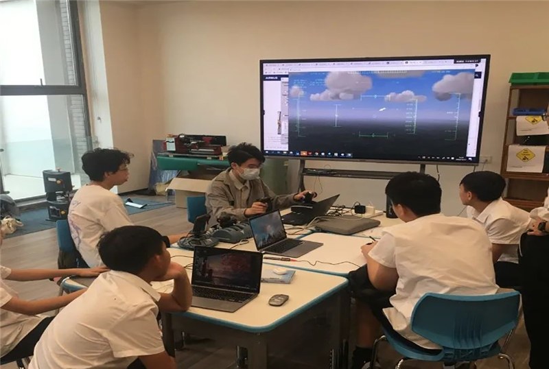 广州荔湾爱莎文华学校轮播5