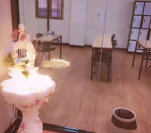 厦门迪蔓诺美业培训学校轮播3