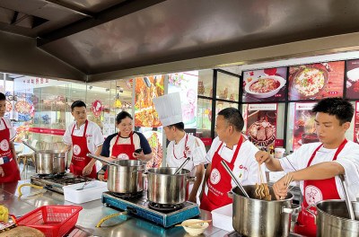 贵州韩发诚飞餐饮培训学校轮播5