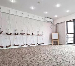 杭州妮玛瑜伽培训学院轮播1