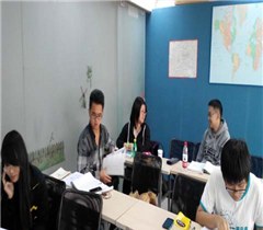 长沙第二外国语学校培训中心轮播4