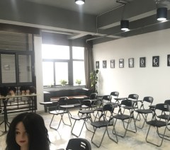 合肥艺派美发专修学院轮播4