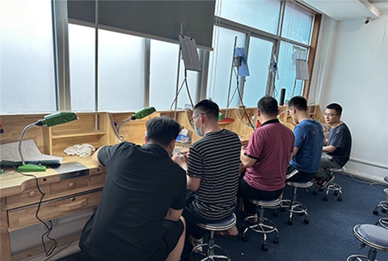 深圳精艺金匠珠宝培训学校轮播4