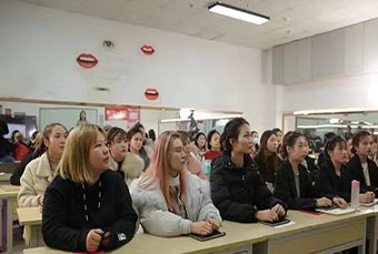 广州美甲专业培训课程