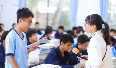 佛山南执复读中心轮播5