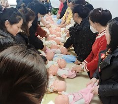 成都蕊心阁家政教育轮播4