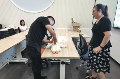 珠海人立职业培训学校轮播5