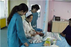 长沙珊华爱婴家政培训中心轮播4