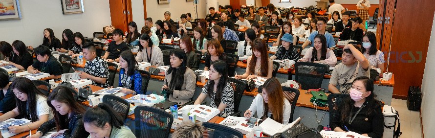 上海中检奢侈品鉴定师培训学校轮播5