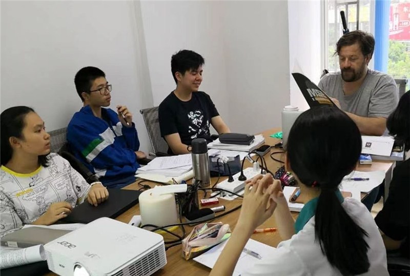 中艺留学轮播4
