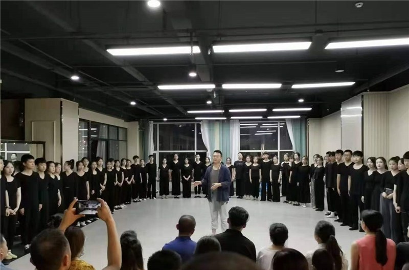 太原卓艺传媒艺考培训学校轮播1