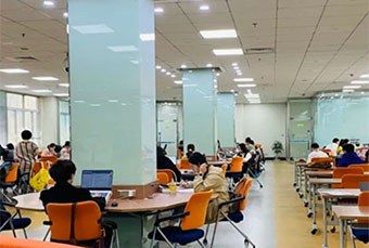 加拿大女王学院(上外国际教育中心基地)轮播5
