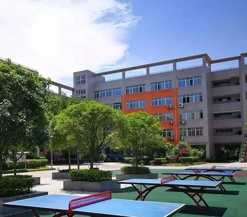 成都学成高考补习学校相册1