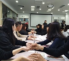 广州领颜纹绣商学院轮播3