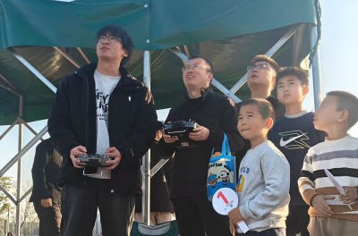 苏州翼翼飞鸾无人机培训基地轮播4