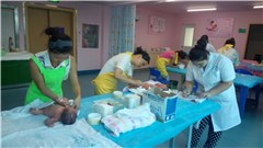 长沙珊华爱婴家政培训中心轮播1