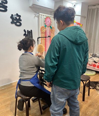 郑州乐辰宠物美容培训学校轮播3