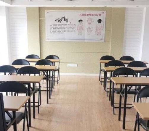 上海馨木优培母婴家政商学院培训中心轮播5