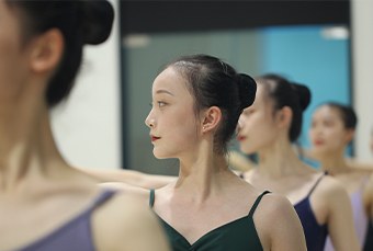 吾来舞往艺术中心