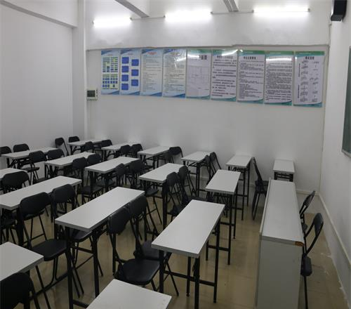 深圳新安科职业培训学校相册4