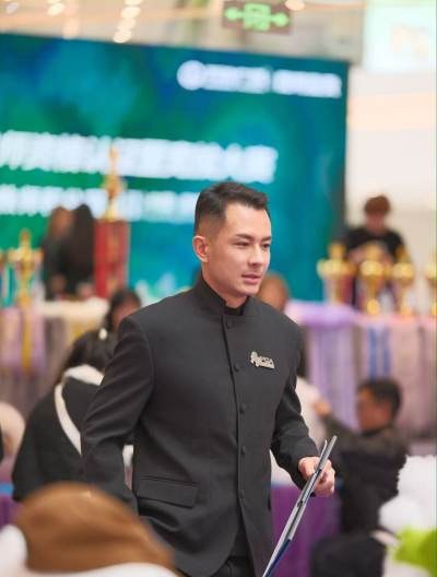 昆明庆炜宠艺美学院轮播5