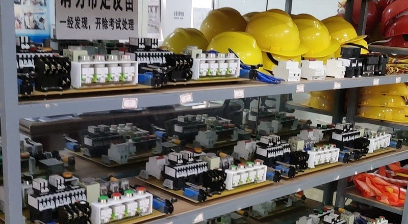 蓝科职业技能学校轮播5